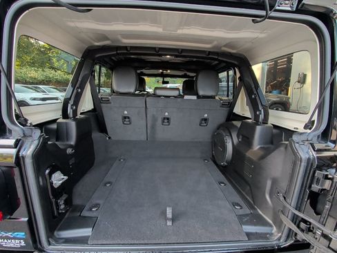 Used 2021 Jeep Wrangler Unlimited Sahara 4xe image 17