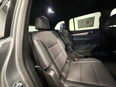 Used 2026 Buick Enclave Preferred AWD/4WD image 67