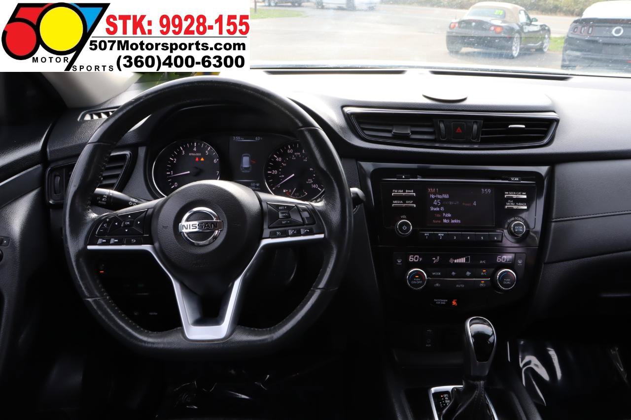 Used 2017 Nissan Rogue SV FWD image 21