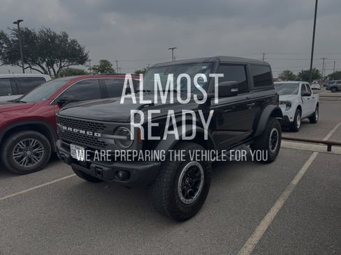 Used 2023 Ford Bronco Badlands AWD/4WD image 2