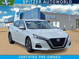 Used 2022 Nissan Altima 2.5 SL image 1