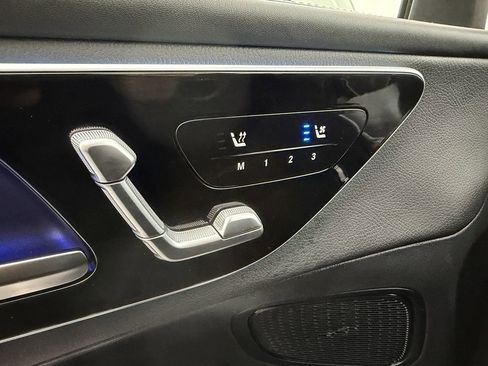 Used 2024 Mercedes-Benz GLC 300 4MATIC image 17