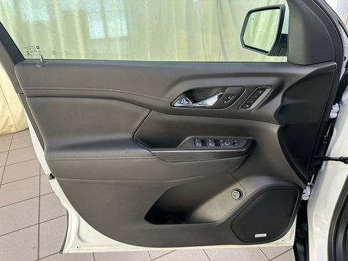 Used 2023 GMC Acadia SLT w/ Preferred Package image 34