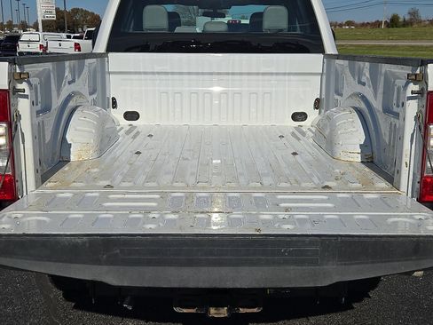 Used 2022 Ford F250 XL w/ Power Equipment Group image 6