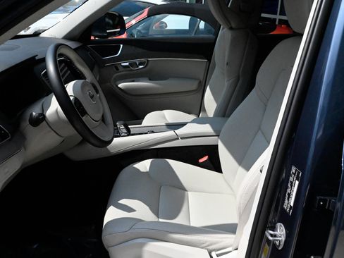 Used 2023 Volvo XC90 B6 Plus AWD/4WD image 17