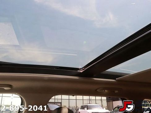 Certified 2023 Kia Sorento SX Prestige AWD/4WD image 33