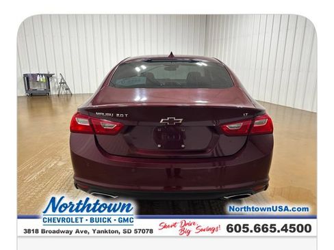 Used 2016 Chevrolet Malibu LT FWD image 4
