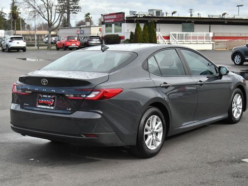 Used 2025 Toyota Camry LE image 8
