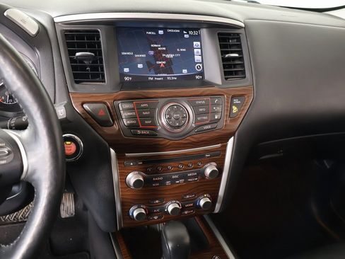 Used 2018 Nissan Pathfinder Platinum image 5