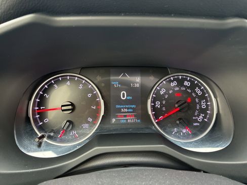 Used 2019 Toyota RAV4 XLE AWD/4WD image 18