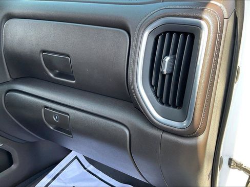 Used 2021 Chevrolet Silverado 1500 LTZ AWD/4WD image 19
