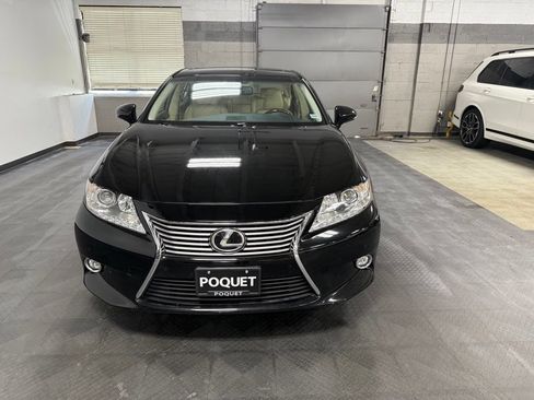 Used 2015 Lexus ES 350 w/ Luxury Package FWD image 3