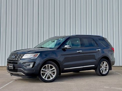 Used 2017 Ford Explorer Limited image 2
