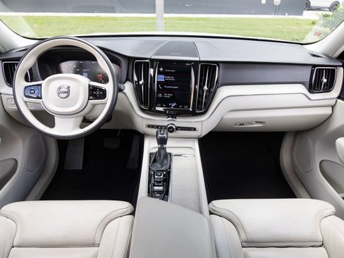 Used 2020 Volvo XC60 T5 Inscription FWD image 12