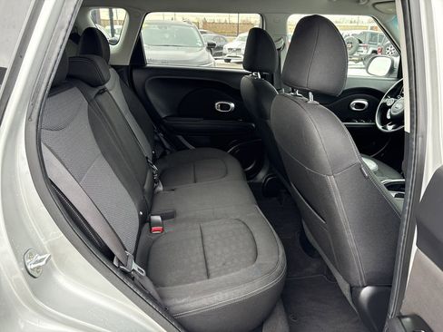 Used 2018 Kia Soul + image 27
