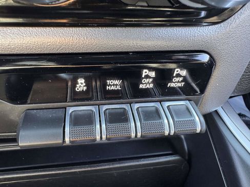 Used 2022 RAM 1500 Big Horn AWD/4WD image 44