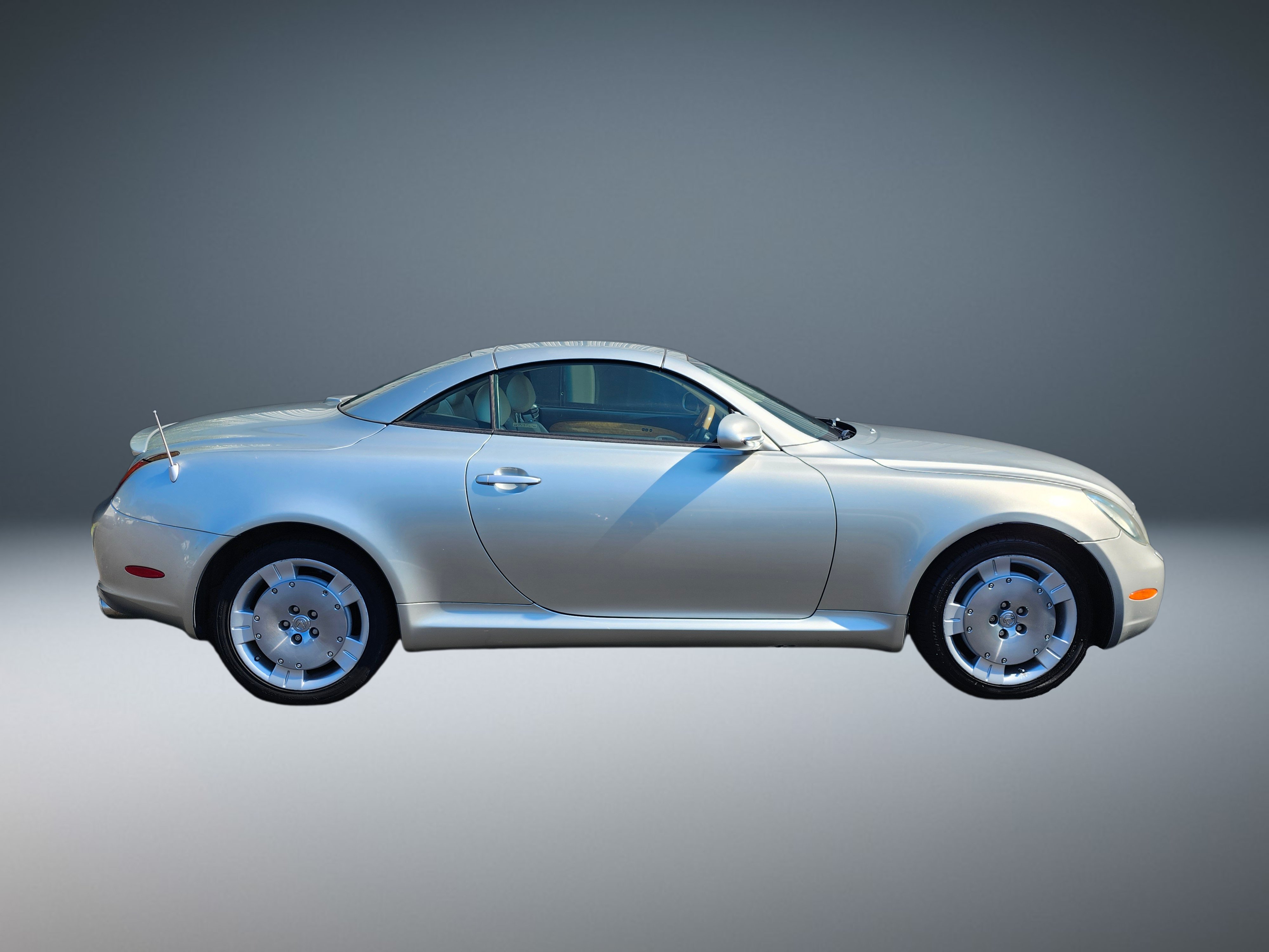 Used 2003 Lexus SC 430 Convertible RWD image 2