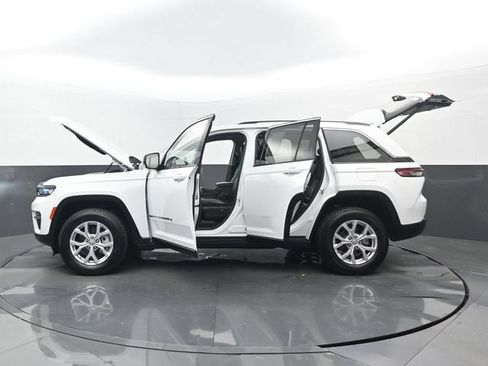 Used 2022 Jeep Grand Cherokee Limited AWD/4WD image 34