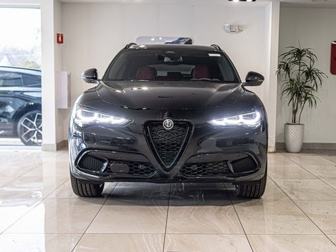 New 2025 Alfa Romeo Stelvio Sprint image 2