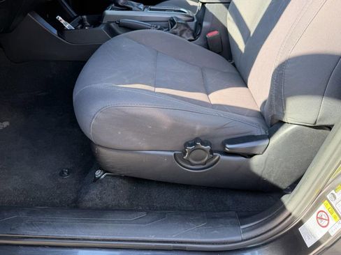 Used 2019 Toyota Tacoma TRD Off-Road w/ Technology Package image 12