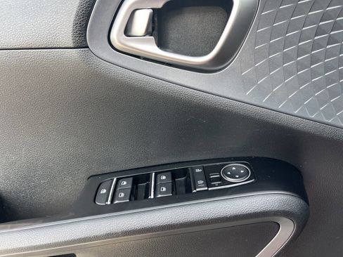 Used 2020 Kia Soul S image 6