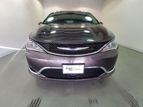 Used 2020 Chrysler Pacifica Touring-L Plus w/ Advanced Safetytec Group image 3