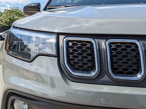 Used 2024 Jeep Compass Latitude w/ Altitude Special Edition AWD/4WD image 11