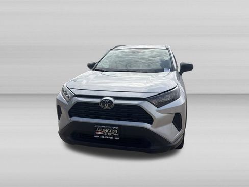 Used 2019 Toyota RAV4 LE FWD image 8