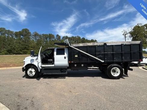 Used 2022 Ford F650 2WD Crew Cab Super Duty image 14
