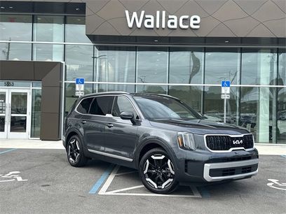 Used 2024 Kia Telluride EX w/ EX Captain's Chair Package