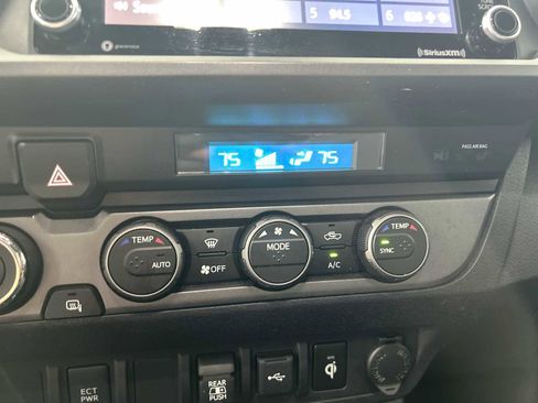 Used 2021 Toyota Tacoma TRD Off-Road image 16