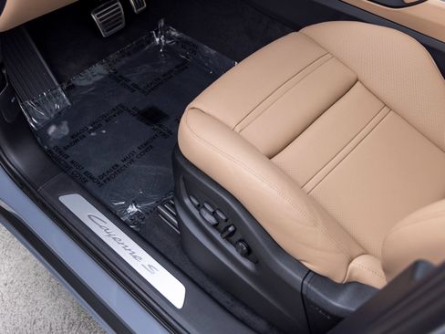 New 2026 Porsche Cayenne S AWD/4WD image 29