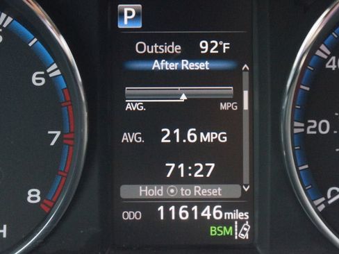 Used 2018 Toyota RAV4 Limited FWD image 4