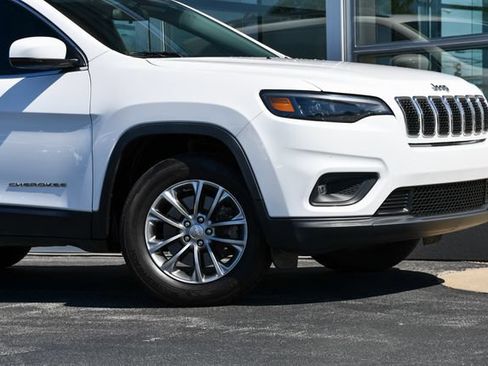 Used 2020 Jeep Cherokee Latitude Plus w/ Cold Weather Group AWD/4WD image 12
