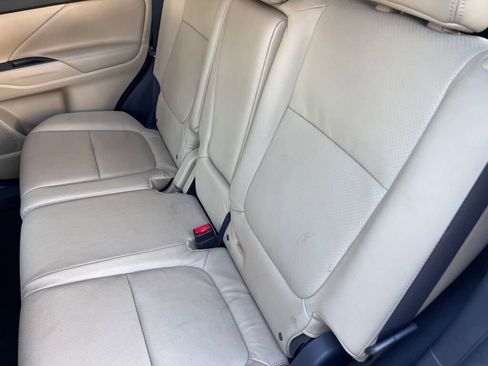 Used 2015 Mitsubishi Outlander GT image 23