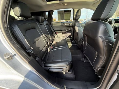 Used 2022 Ford Escape Titanium w/ Class II Trailer Tow Package image 31