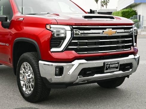 New 2026 Chevrolet Silverado 2500 LTZ w/ LTZ Convenience Package AWD/4WD image 9