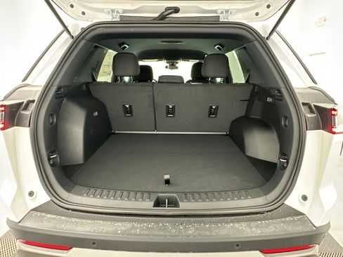 New 2026 Chevrolet Equinox LT w/ LPO, Floor Liner Package AWD/4WD image 30