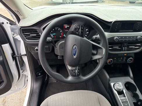 Used 2021 Ford Escape S image 10