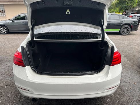Used 2018 BMW 320i Sedan RWD image 13
