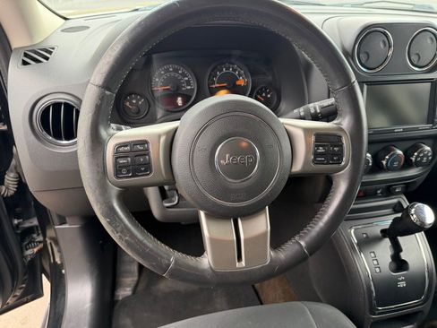 Used 2014 Jeep Patriot Latitude image 29