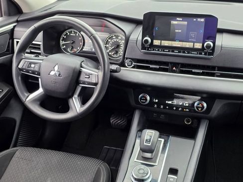 Used 2024 Mitsubishi Outlander ES FWD image 36