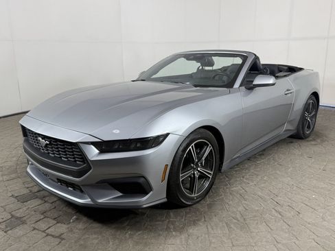 Used 2025 Ford Mustang Premium RWD image 3