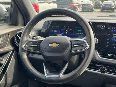 Used 2026 Chevrolet Equinox LT AWD/4WD image 15
