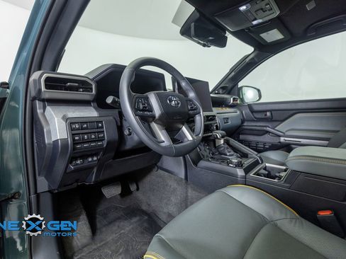 Used 2025 Toyota 4Runner Trailhunter image 10
