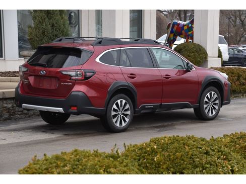 Used 2023 Subaru Outback Limited image 4