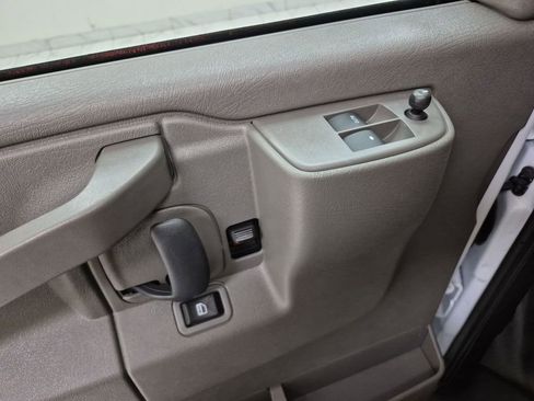 New 2025 GMC Savana 2500 Extended w/ Enhanced Convenience Package image 24