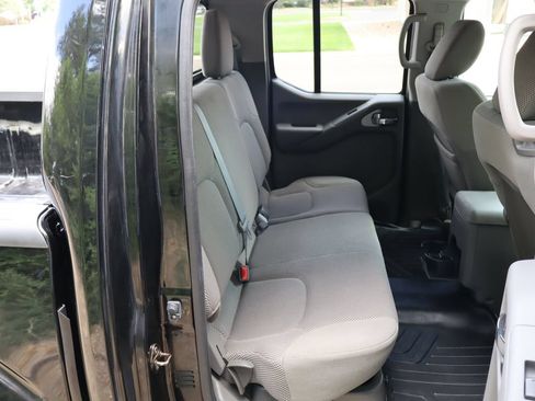 Used 2014 Nissan Frontier SV AWD/4WD image 20