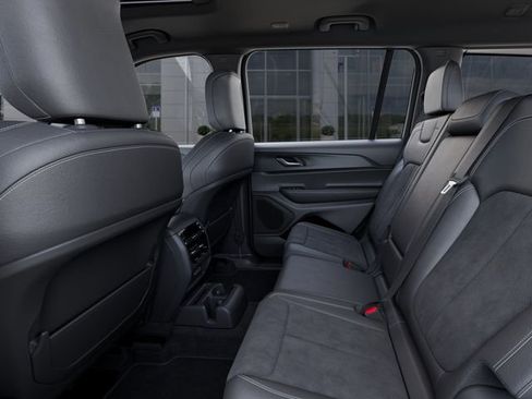 New 2025 Jeep Grand Cherokee L Altitude image 23