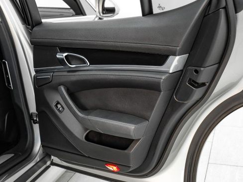 Used 2010 Porsche Panamera S image 45